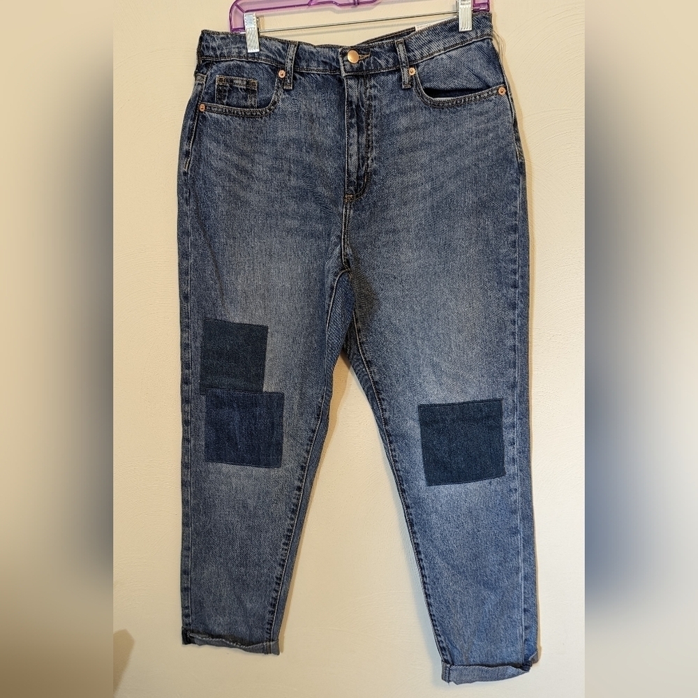 NWT Universal Thread Womens High-Rise Boyfriend Patches Jeans Medium Wash Size 6